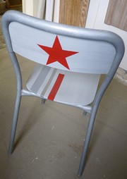chaise vintage années 50 gris rouge métal patines saint cannat
